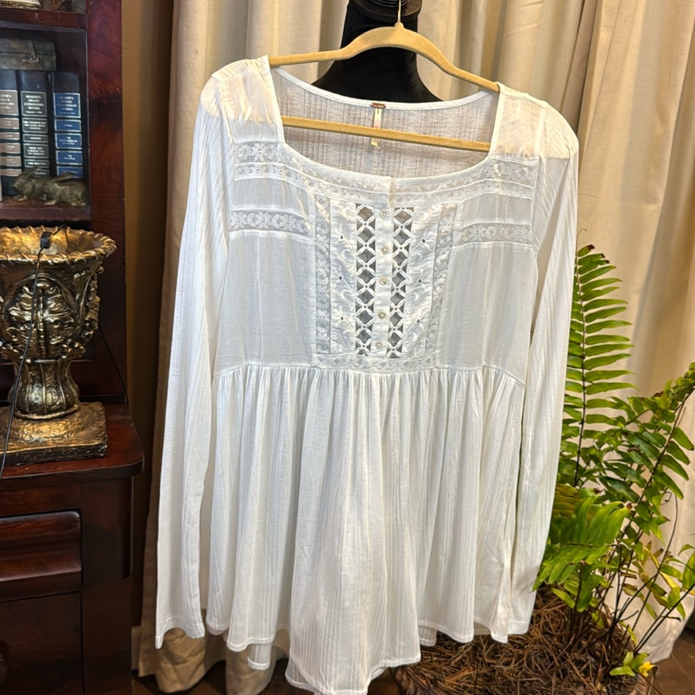 Free People - Picture 1 of 5
